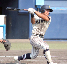 【高校野球】桐生第一３年ぶり準決勝進出　決勝打の小倉颯太は「当たっちゃいました」と狙い球を打ち返して笑顔…群馬大会