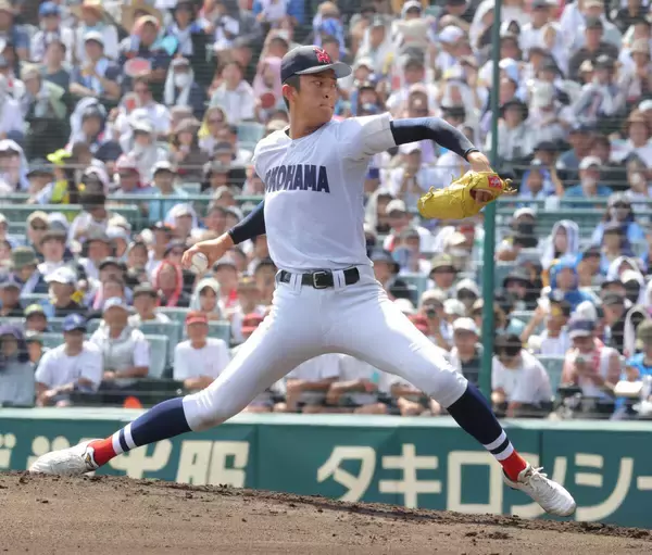 【甲子園】横浜・織田翔希が１５４キロ！段違いのエンジンに球場騒然…でも被安打　沖縄尚学とのＶ候補対決