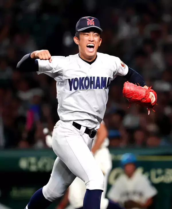 【甲子園】横浜・織田翔希は１８６センチの高身長で一見近寄りがたい雰囲気もナインから愛されるギャップ