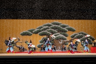 一見の価値。前進座が史上初の女性だけの歌舞伎舞踊に挑戦。連日大きな拍手起きる