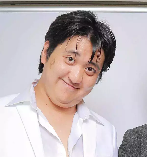 カカロニ・栗谷「アメトーーク！」で結婚をサプライズ発表！婚姻届の証人は明石家さんま