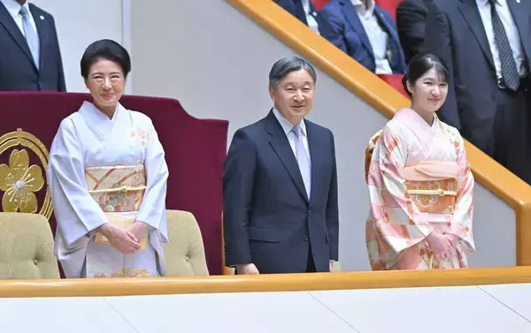 愛子さま「すごく楽しかった」　ご観戦中は取組表書き込みながらご質問「この力士は若いんですか？」「（土俵上のつり屋根の）房は何色ですか？」…八角理事長明かす