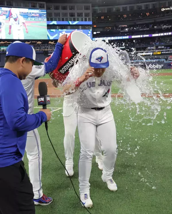 「まず１本出て良かった」岡本和真がメジャー初アーチ　ゲレロら同僚も喜び爆発「ホントにうれしいこと。僕も誰かが打ったらうれしい」