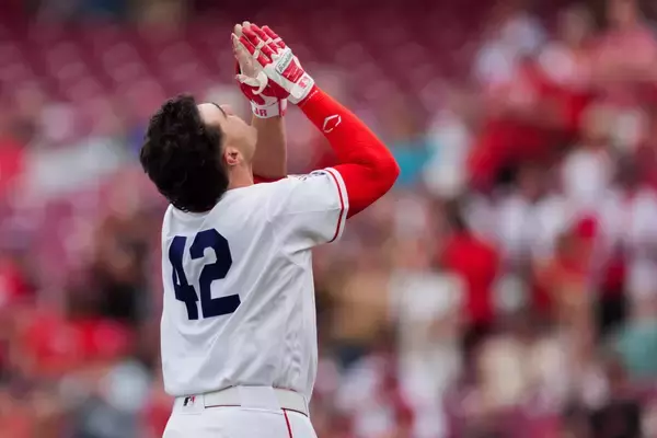 レッズの新人４番・スチュワートが１回に６号３ラン、２回７号３ランと２回までに２発６打点　２２年ドラフト１巡目指名のスラッガー