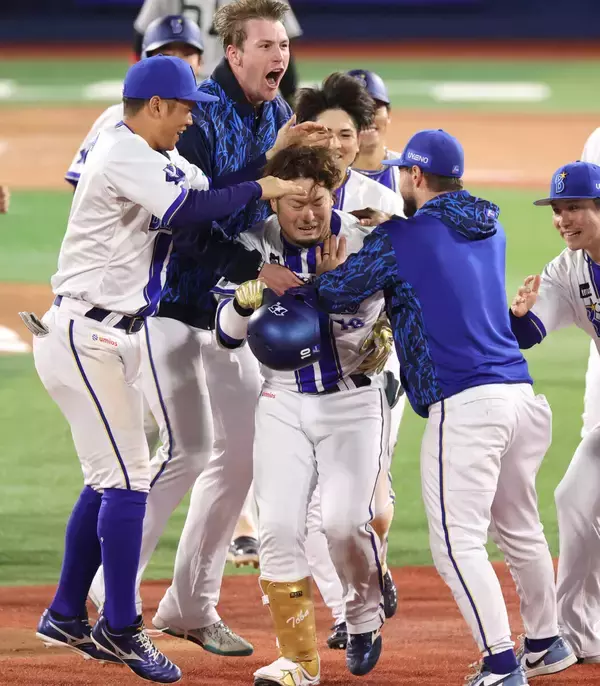 【ＤｅＮＡ】プロ１１年目で初サヨナラの戸柱恭孝「今日は落ち着いて打席に立てたかなと思います」　以前はチャンスで力むも