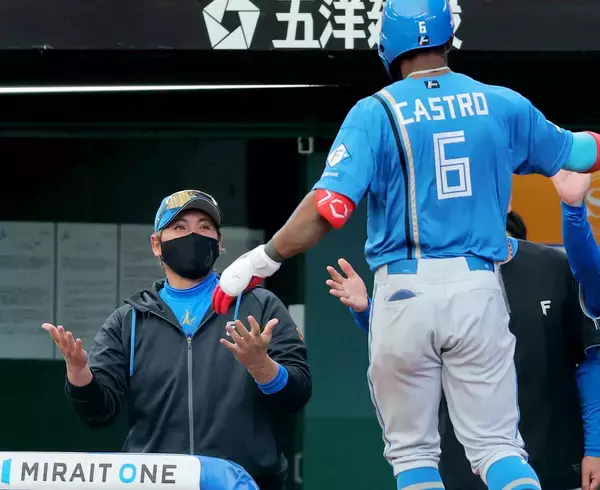 日本ハム・新庄監督が大絶賛「かっちゃんがいなかったらゾッとしました」昇格即６番起用のカストロが決勝弾