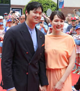 第２子誕生の大谷翔平、性別明記せずも想像膨らむ水色のおくるみ　真美子夫人と連名、英語で報告