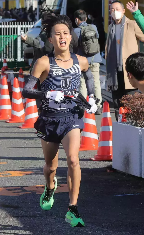 【箱根駅伝】２１年連続シード狙う東洋大　口町、石田らＯＢが給水係で参戦！　酒井監督「鉄紺の結束です」