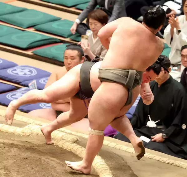 幕下・炎鵬が連勝発進　「少しずつ昔の気持ちが戻ってきた。自分の人生、悔いのないように生きていきたい」