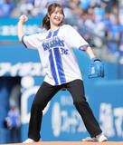 「人気女子プロゴルファー・都玲華はノーバン投球ならず「失敗したぁぁ～。またリベンジしたい」…ＤｅＮＡ―巨人戦で始球式」の画像1