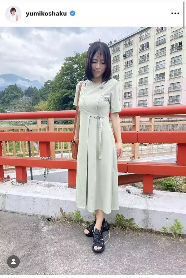 ４８歳になった釈由美子、ロケ衣装姿＆バスタオル１枚温泉ショットに反響「温泉大好きな私も初参戦」