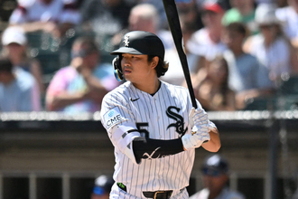 村上宗隆、一発同点の場面でドジャースタジアムなど他球場なら本塁打の特大飛球も…ひと伸び足りず中飛　本拠地は歓声からため息に