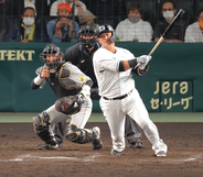 【巨人】満塁男・中田翔が延長１２回にダメ押し打「しっかり準備して打席に入れた」