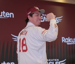 【楽天】前田健太が入団会見　背番号は１８に決まりマーくんに連絡「つけてもいいかなと相談させてもらった」