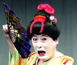 誰かわからん！すっぴんのコウメ太夫　イケオジな姿にびっくり…「素敵すぎ」美女芸人と２ショット