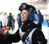 「【ジャンプＷ杯】高梨沙羅　元気メシで充電「母の料理を食べると家に帰ってきたなと思う」…笑顔でファンにサインも」の画像1