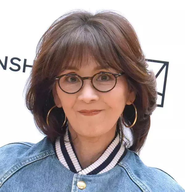 柏木由紀子、愛犬がカフェで“パプチーノ”を飲む姿に「こちらまで幸せ気分に」ファンもほっこり「ラブ＆ピース感」「めんこいなぁ〜」