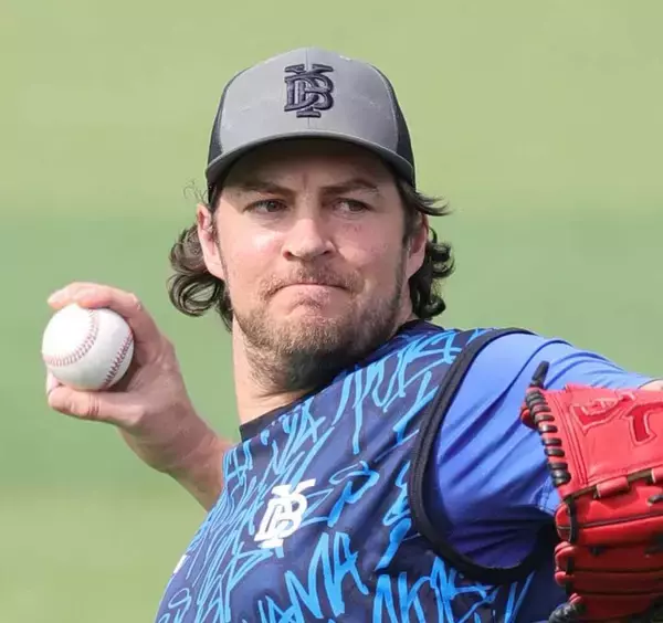 前ＤｅＮＡバウアー、米独立リーグでノーヒッター達成…ダブルヘッダーで７イニング制