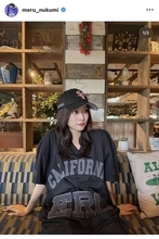 めるる、キャップ×Ｔシャツのストリートコーデ姿が「絵になるくらい美人」「ストリート系も似合うの強過ぎ」
