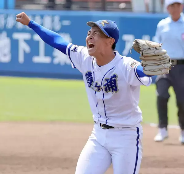 【高校野球】ピンチでも笑顔のエースに霞ケ浦・高橋監督「彼女でもできたか？」１４８キロ締めで常総撃破「茨城の右腕ではＮＯ１」