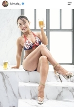 キンタロー。「お納めください」誕生日の「押し付けプレゼント」でレアショット投稿「めでたく２２歳（精神）になる事が出来ました」