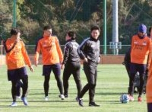 Ｊ１清水　吉田孝行新監督が７００人サポーターの前で初指導「サッカー王国を復活させるために来た」