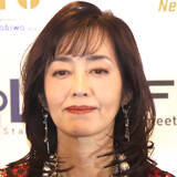 「５９歳・早見優「４４年越しに一気に親近感」花の８２年組レジェンドアイドルとの２ショット！「サイコー」「スタイル抜群」」の画像1