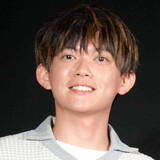 「松丸亮吾、もうすぐ７２歳父とのツーショットが「お目目が似てる」「可愛い」と反響！「元気で若々しくいてほしい！！」」の画像1