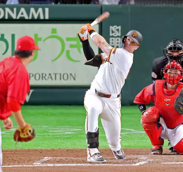 【巨人】キャベッジが床田寛樹から６回チーム初安打の５号ソロ「逆転するまで、攻撃の手は緩めないよ」打球速度１７５キロ弾、打った瞬間確信
