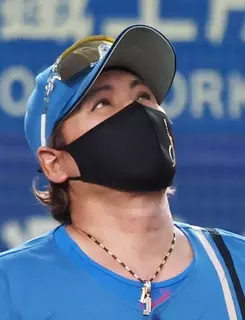 【日本ハム】新庄監督、４回から二塁・カストロを左翼に回した理由「ダブルプレーとってほしかった」「こういうとこなんですよ」