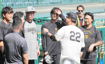 【巨人】坂本勇人ら球宴出場の６選手がセ・リーグ監督務める藤川球児にあいさつ　阪神練習中にグラウンドへ