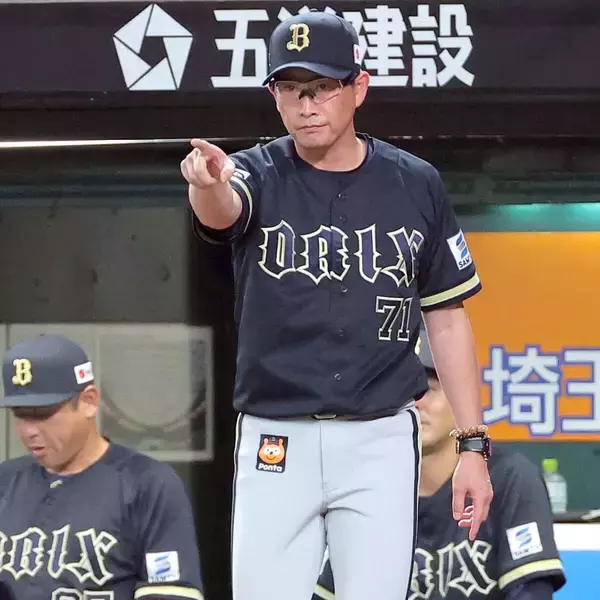 【オリックス】８回、投手交代の間に「給水タイム」か　山中、太田、宗、紅林がベンチへ　来田は一塁側ブルペンへ