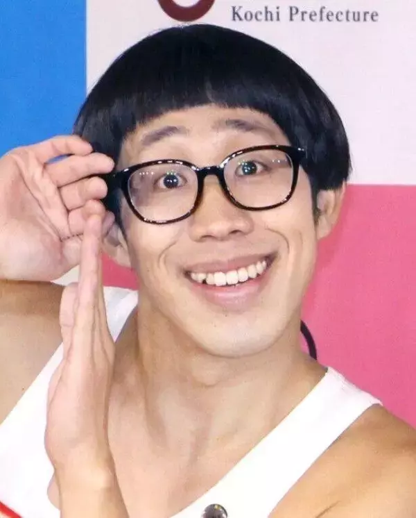 ひょっこりはん　現在の姿に仰天！イメージ激変　一般女性の妻の姿も…スタイリッシュなプライベート姿