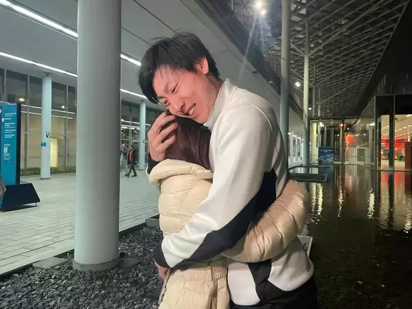 【五輪】ロコ吉田夕梨花　新濱立也と熱い抱擁、涙　現役続行の夫へ「自分が求めるところまで突き進んで」