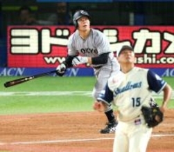 【巨人】佐々木俊輔“慎フォーム”で即一発＆猛打賞大暴れ　阿部監督助言に「いい感じに力が伝わってた」