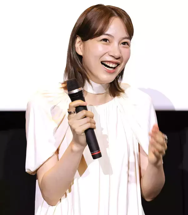 のん　主演映画の舞台あいさつで作品資料の“借りパク”を自白「お返しするつもりでおうちに…」