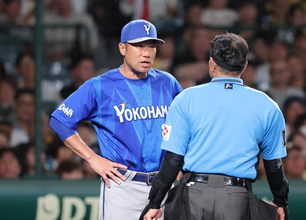 【ＤｅＮＡ】相川亮二監督がベンチを飛び出し名幸球審の元に確認へ　場内は一時騒然