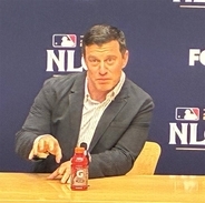 ドジャース編成本部長、守護神ディアスの復活舞台裏明かす…スコットとの左右ダブルクローザー結成