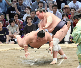 「弱い者は落ちるべき」２度目の大関陥落　来場所の質問に貴景勝「先のことは…」