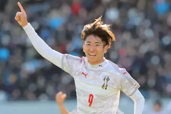 【高校サッカー】神村学園ＦＷ倉中悠駕が１試合４発！大迫勇也の１大会最多１０発まであと４「歴代トップになれるように」