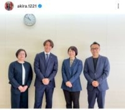 “ラブホ”騒動から再選の小川晶市長　イケメンなサッカー元日本代表と対面報告「笑顔が素敵です」