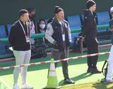「巨人・矢野謙次コーチが侍宮崎合宿に登場　球団からは大勢、サポートメンバーで湯浅、中山が参加中」の画像1