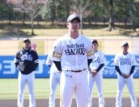 【ソフトバンク】新選手会長の栗原陵矢がキャンプ手締めのあいさつ　自己採点は「谷川原のせいで５０点」