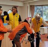 「初代タイガーマスク「後援会」、神奈川県内の児童へランドセル寄贈…「応援しているよのメッセージが詰まっています」」の画像1