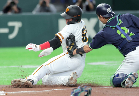 【巨人】中山礼都、今年もヤクルトキラーか　初打席で強烈安打、二塁走者の増田陸は本塁タッチアウト
