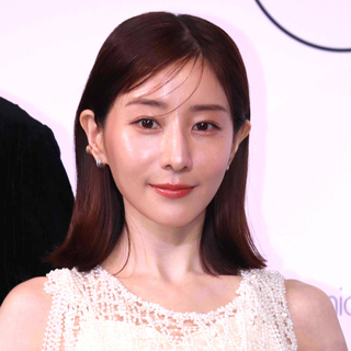 結婚＆妊娠の田中みな実　最新姿にネット騒然「結婚指輪つけてない？」「顔が変わった」まさかの衣装も話題