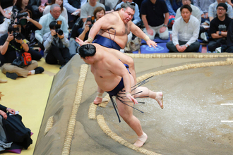 高安「達成感ある」大の里撃破で通算７個目＆３６歳６か月年長９位の金星「やっぱり気持ちがいい」