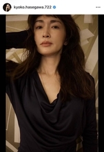 「エレガントでセクシー」長谷川京子４８歳　胸元ざっくり妖艶な姿に「大人女子」「超絶最高にきれい」と反響