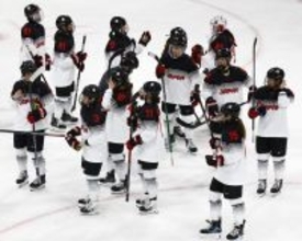 【五輪】アイホ娘、スウェーデンに完敗で準々決勝進出ならず　志賀紅音は涙「このチームでもっと試合がしたかった」