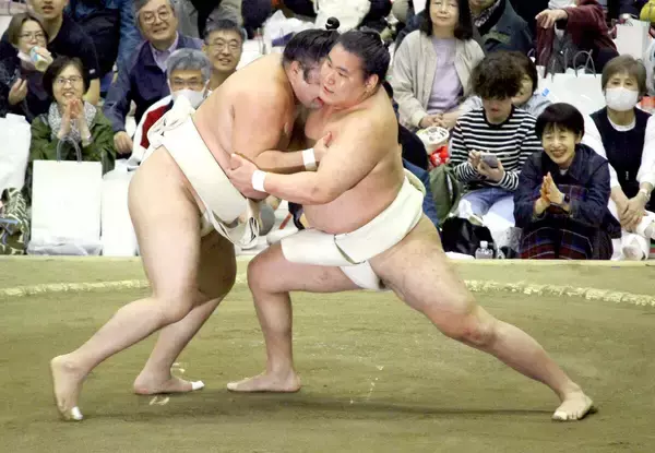 【大相撲春巡業】横綱・豊昇龍、３０歳誕生日の大関・霧島を三番稽古＆ぶつかり稽古で祝う「朝、二人で稽古したいと」